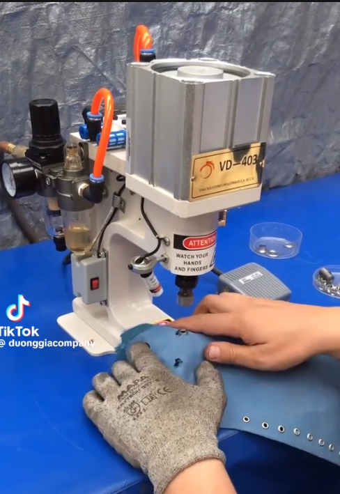 máy nén khí dập nhiệt bao thẻ