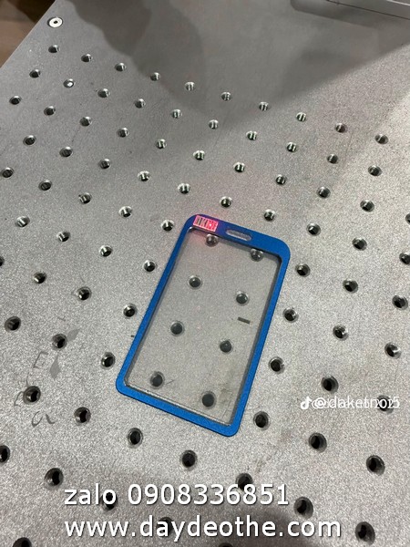 SẢN XUẤT MỘI SỐ SẢN PHẨM CNC NHƯ SAU : - CNC KHUÔN MẪU ÉP NHIỆT CƠ KHÍ - MẶT HUY CHƯƠNG KIM LOẠI , KHUNG ĐẾ KIM LOẠI - MICA . - ÉP NHỰA BAO THẺ NHÂN VIÊN ,PHỤ KIỆN DÂY ĐEO NHƯ KHÓA AN TOAN - KHÓA THÁO LẮP -IN CHUYỂN NHIỆT , IN CAO SU NỔI DÂY ĐEO THẺ , DÂY HUY CHƯƠNG , DÂY MÓC KHÓA... -GIA CÔNG TÚI GẤP GỌN , CỜ TREO TƯỜNG , CỜ ĐỄ BÀN ... -GIA CÔNG DÂY ĐEO CO RÚT LAZER LOGO , KEO THỦY TINH , BAO THẺ